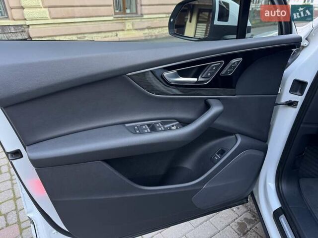 Белый Ауди Ку 7, объемом двигателя 3 л и пробегом 195 тыс. км за 23500 $, фото 20 на Automoto.ua