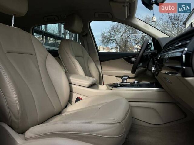 Білий Ауді Ку 7, об'ємом двигуна 2.97 л та пробігом 303 тис. км за 30000 $, фото 25 на Automoto.ua