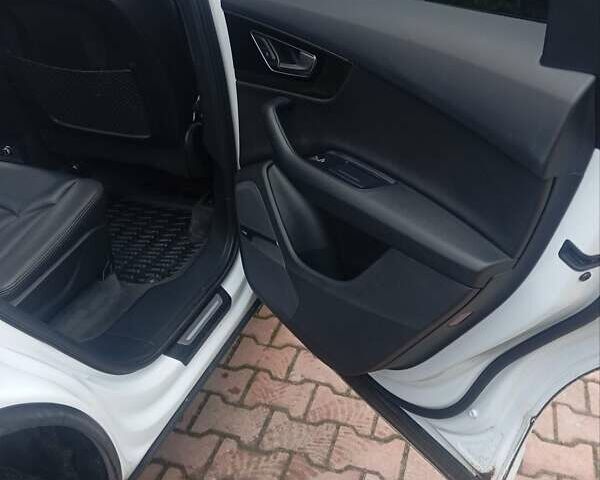 Белый Ауди Ку 7, объемом двигателя 3 л и пробегом 141 тыс. км за 28400 $, фото 47 на Automoto.ua