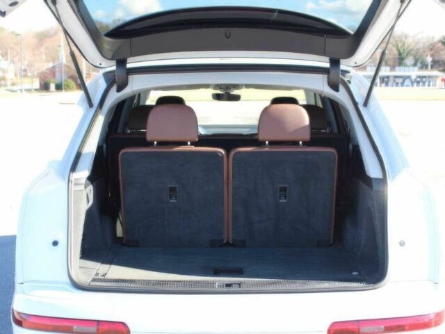 Білий Ауді Ку 7, об'ємом двигуна 3 л та пробігом 70 тис. км за 9000 $, фото 22 на Automoto.ua