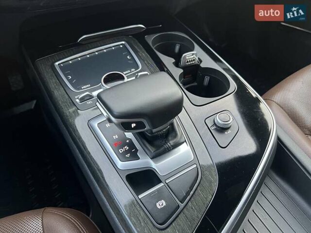 Білий Ауді Ку 7, об'ємом двигуна 2 л та пробігом 109 тис. км за 23900 $, фото 48 на Automoto.ua