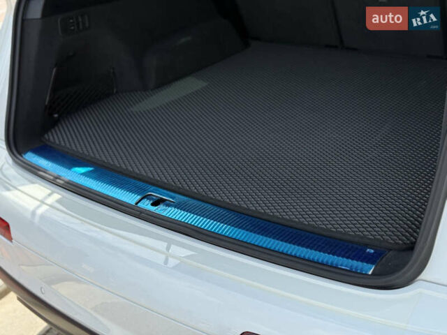 Білий Ауді Ку 7, об'ємом двигуна 3 л та пробігом 216 тис. км за 37500 $, фото 39 на Automoto.ua