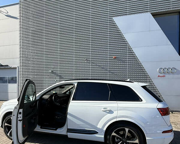 Белый Ауди Ку 7, объемом двигателя 2 л и пробегом 100 тыс. км за 41500 $, фото 4 на Automoto.ua