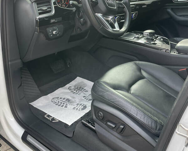 Білий Ауді Ку 7, об'ємом двигуна 3 л та пробігом 84 тис. км за 29200 $, фото 6 на Automoto.ua