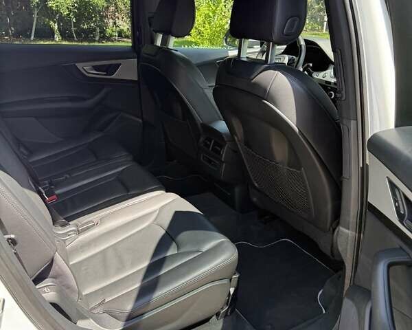 Ауді Ку 7 2017 у Києві на Automoto.ua Білий Ауді Ку 7, об'ємом двигуна 1.98 л та пробігом 108 тис. км за 36200 $, фото 30 на Automoto.ua