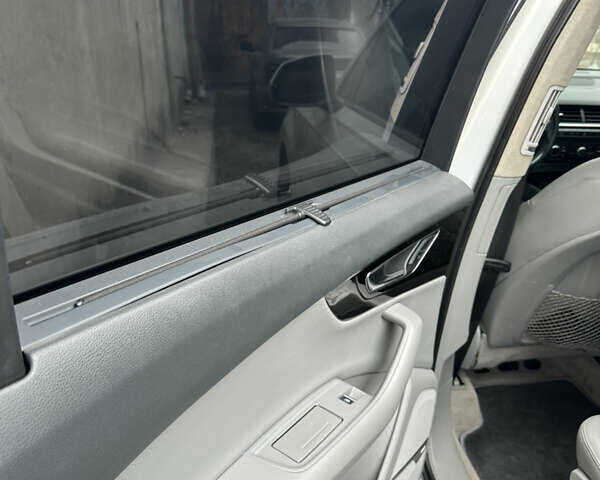 Белый Ауди Ку 7, объемом двигателя 3 л и пробегом 184 тыс. км за 28500 $, фото 8 на Automoto.ua