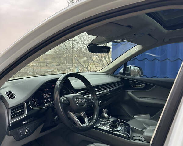 Белый Ауди Ку 7, объемом двигателя 3 л и пробегом 184 тыс. км за 28500 $, фото 4 на Automoto.ua