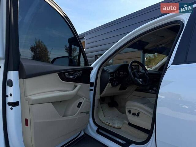 Ауді Ку 7 2017 у Рівному на Automoto.ua Білий Ауді Ку 7, об'ємом двигуна 3 л та пробігом 149 тис. км за 31000 $, фото 32 на Automoto.ua