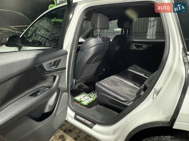 Белый Ауди Ку 7, объемом двигателя 2.97 л и пробегом 165 тыс. км за 38500 $, фото 27 на Automoto.ua