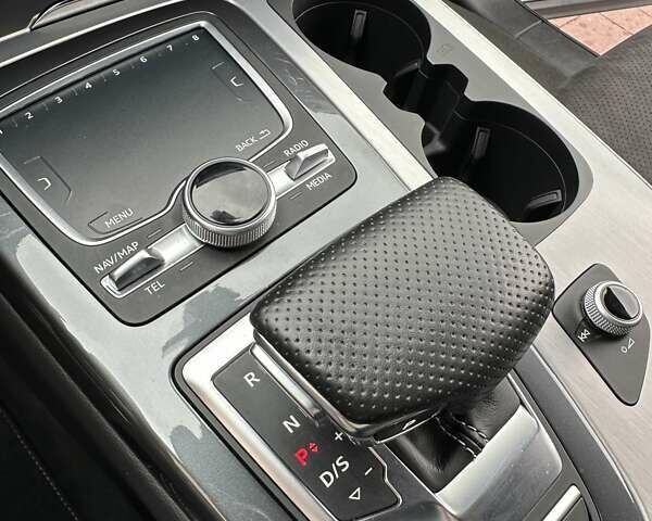 Белый Ауди Ку 7, объемом двигателя 2.97 л и пробегом 131 тыс. км за 37555 $, фото 60 на Automoto.ua