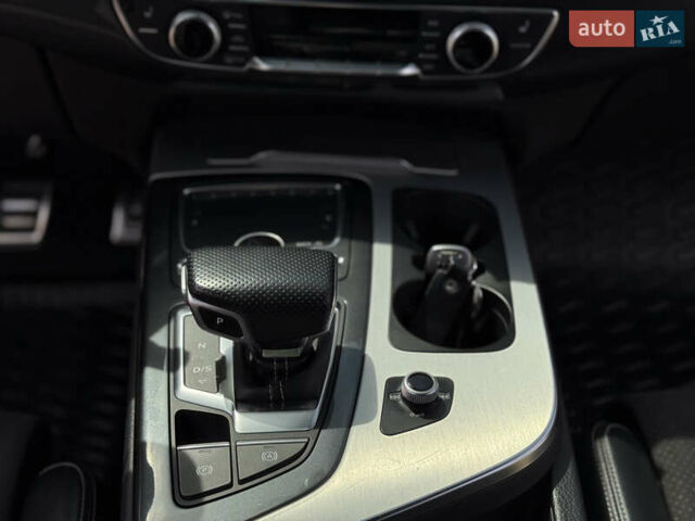 Білий Ауді Ку 7, об'ємом двигуна 3 л та пробігом 216 тис. км за 37500 $, фото 23 на Automoto.ua