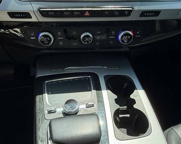 Ауді Ку 7 2017 у Києві на Automoto.ua Білий Ауді Ку 7, об'ємом двигуна 1.98 л та пробігом 108 тис. км за 36200 $, фото 23 на Automoto.ua