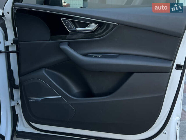 Белый Ауди Ку 7, объемом двигателя 3 л и пробегом 80 тыс. км за 34500 $, фото 18 на Automoto.ua