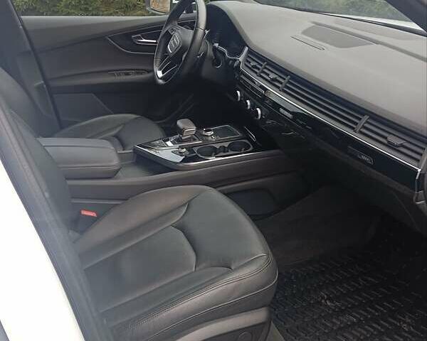 Белый Ауди Ку 7, объемом двигателя 3 л и пробегом 141 тыс. км за 28400 $, фото 35 на Automoto.ua