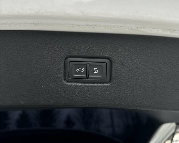 Белый Ауди Ку 7, объемом двигателя 3 л и пробегом 191 тыс. км за 30000 $, фото 18 на Automoto.ua