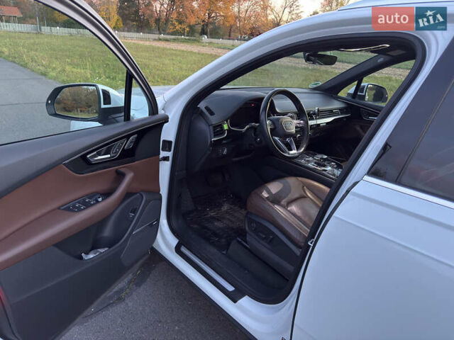 Белый Ауди Ку 7, объемом двигателя 3 л и пробегом 210 тыс. км за 25500 $, фото 2 на Automoto.ua