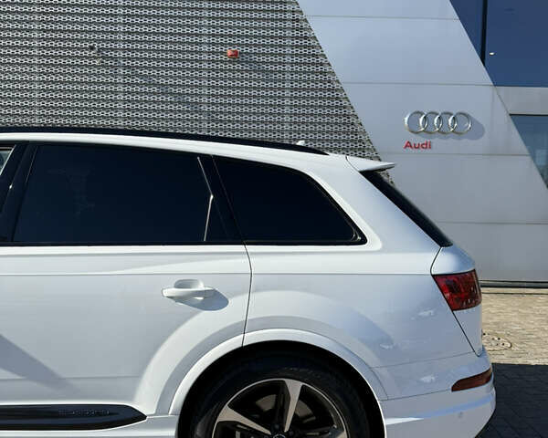 Белый Ауди Ку 7, объемом двигателя 2 л и пробегом 100 тыс. км за 41500 $, фото 5 на Automoto.ua