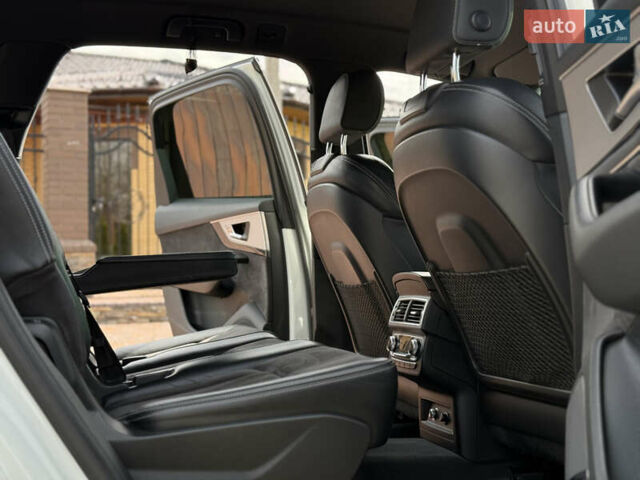 Білий Ауді Ку 7, об'ємом двигуна 3 л та пробігом 216 тис. км за 37500 $, фото 20 на Automoto.ua