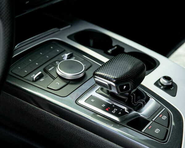 Белый Ауди Ку 7, объемом двигателя 2.97 л и пробегом 250 тыс. км за 37500 $, фото 21 на Automoto.ua