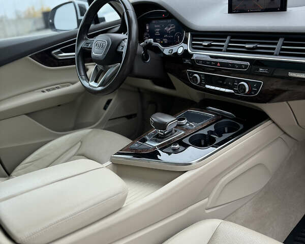 Белый Ауди Ку 7, объемом двигателя 3 л и пробегом 125 тыс. км за 29499 $, фото 52 на Automoto.ua