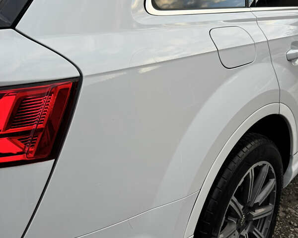 Белый Ауди Ку 7, объемом двигателя 3 л и пробегом 234 тыс. км за 20000 $, фото 6 на Automoto.ua