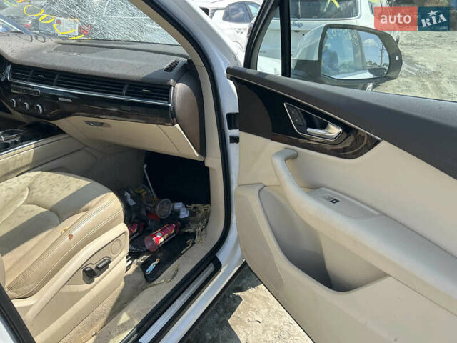 Белый Ауди Ку 7, объемом двигателя 3 л и пробегом 196 тыс. км за 16000 $, фото 15 на Automoto.ua