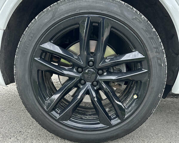 Белый Ауди Ку 7, объемом двигателя 3 л и пробегом 191 тыс. км за 30000 $, фото 8 на Automoto.ua