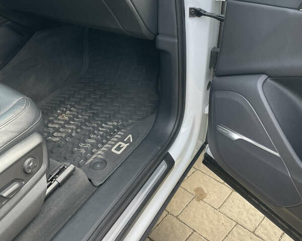 Білий Ауді Ку 7, об'ємом двигуна 3 л та пробігом 84 тис. км за 29200 $, фото 15 на Automoto.ua