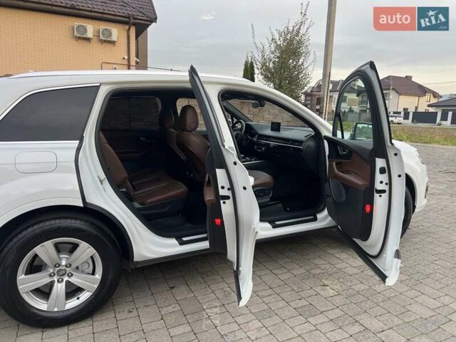 Білий Ауді Ку 7, об'ємом двигуна 2 л та пробігом 109 тис. км за 23900 $, фото 14 на Automoto.ua