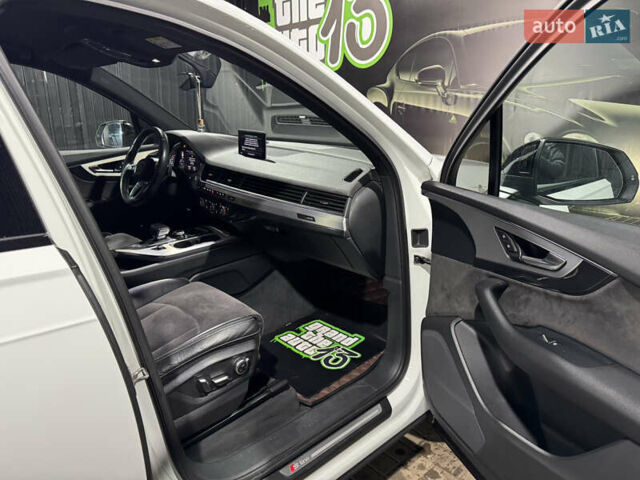 Белый Ауди Ку 7, объемом двигателя 2.97 л и пробегом 165 тыс. км за 38500 $, фото 21 на Automoto.ua