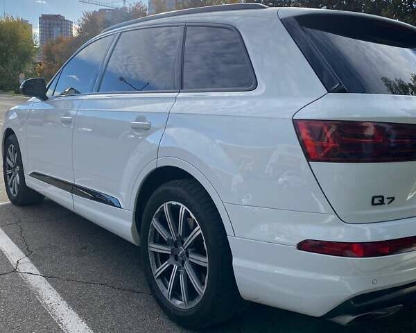 Белый Ауди Ку 7, объемом двигателя 3 л и пробегом 118 тыс. км за 35000 $, фото 2 на Automoto.ua