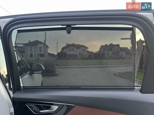 Білий Ауді Ку 7, об'ємом двигуна 2 л та пробігом 109 тис. км за 23900 $, фото 61 на Automoto.ua