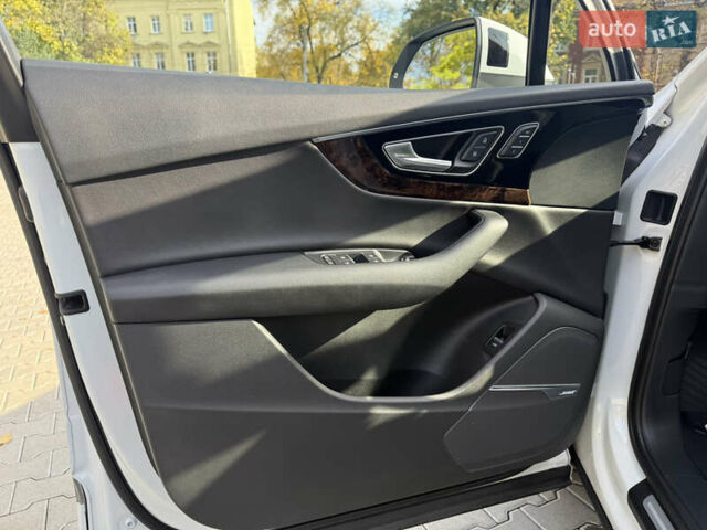 Ауді Ку 7 2017 у Львові на Automoto.ua Білий Ауді Ку 7, об'ємом двигуна 3 л та пробігом 159 тис. км за 23950 $, фото 57 на Automoto.ua