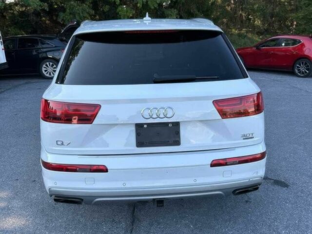 Ауди Ку 7 2017 в Киеве на Automoto.ua Белый Ауди Ку 7, объемом двигателя 3 л и пробегом 64 тыс. км за 9800 $, фото 5 на Automoto.ua