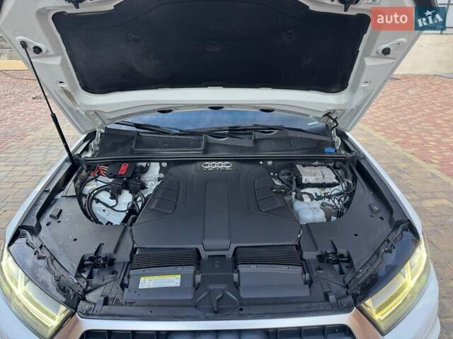 Белый Ауди Ку 7, объемом двигателя 3 л и пробегом 195 тыс. км за 23500 $, фото 44 на Automoto.ua