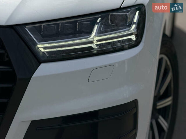 Білий Ауді Ку 7, об'ємом двигуна 3 л та пробігом 216 тис. км за 37500 $, фото 11 на Automoto.ua