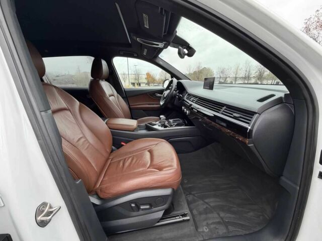 Белый Ауди Ку 7, объемом двигателя 3 л и пробегом 56 тыс. км за 4000 $, фото 8 на Automoto.ua