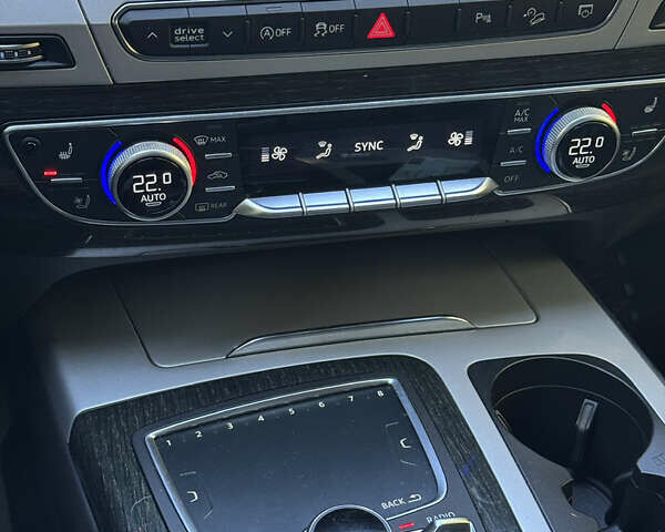 Білий Ауді Ку 7, об'ємом двигуна 1.98 л та пробігом 134 тис. км за 26900 $, фото 12 на Automoto.ua