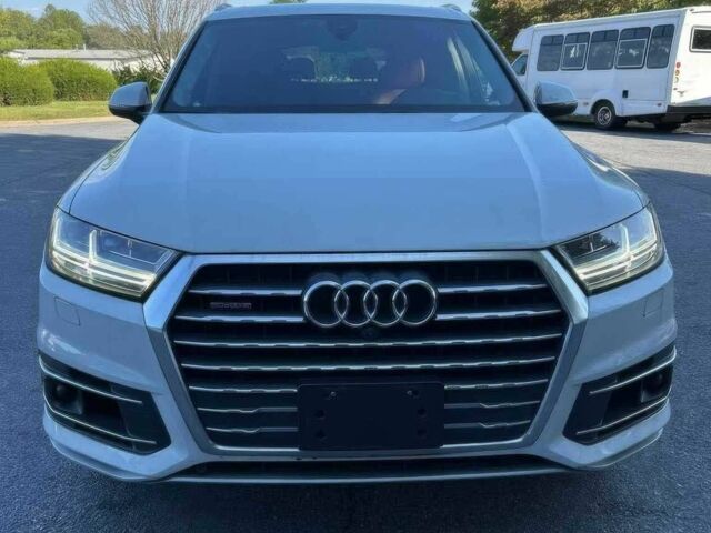 Ауди Ку 7 2017 в Киеве на Automoto.ua Белый Ауди Ку 7, объемом двигателя 3 л и пробегом 64 тыс. км за 9800 $, фото 1 на Automoto.ua