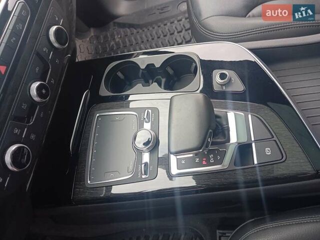 Белый Ауди Ку 7, объемом двигателя 3 л и пробегом 141 тыс. км за 28400 $, фото 27 на Automoto.ua