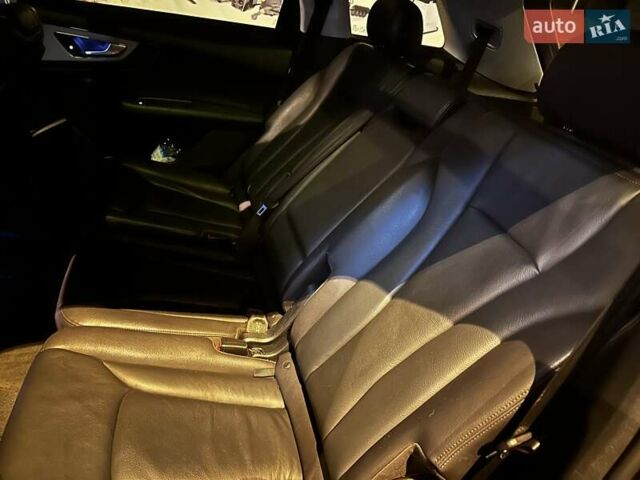 Білий Ауді Ку 7, об'ємом двигуна 2 л та пробігом 92 тис. км за 27900 $, фото 9 на Automoto.ua