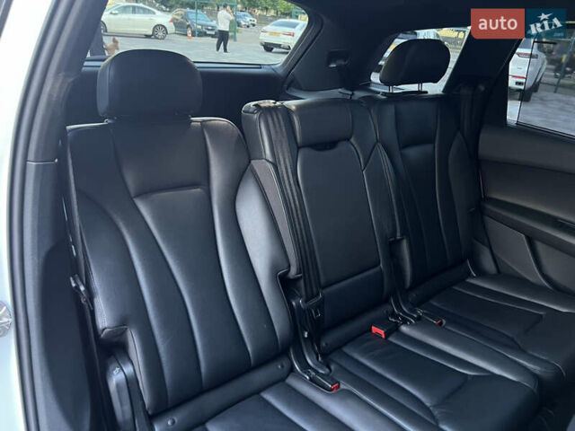 Белый Ауди Ку 7, объемом двигателя 3 л и пробегом 80 тыс. км за 34500 $, фото 23 на Automoto.ua