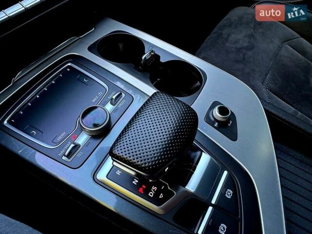 Белый Ауди Ку 7, объемом двигателя 2.97 л и пробегом 150 тыс. км за 53500 $, фото 7 на Automoto.ua