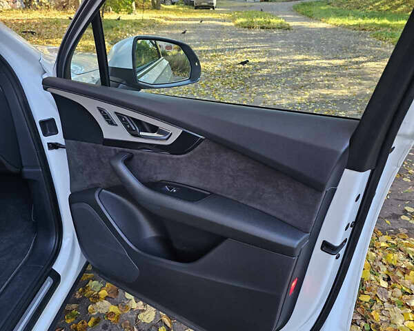 Білий Ауді Ку 7, об'ємом двигуна 2.97 л та пробігом 107 тис. км за 43500 $, фото 11 на Automoto.ua