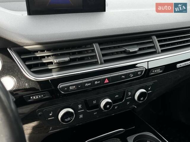 Білий Ауді Ку 7, об'ємом двигуна 3 л та пробігом 144 тис. км за 23999 $, фото 30 на Automoto.ua
