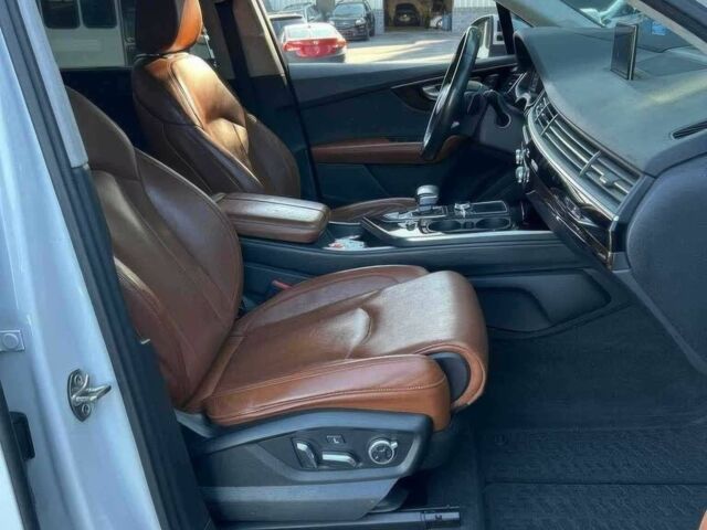 Ауди Ку 7 2017 в Киеве на Automoto.ua Белый Ауди Ку 7, объемом двигателя 3 л и пробегом 64 тыс. км за 9800 $, фото 10 на Automoto.ua