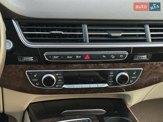 Белый Ауди Ку 7, объемом двигателя 3 л и пробегом 126 тыс. км за 27700 $, фото 24 на Automoto.ua