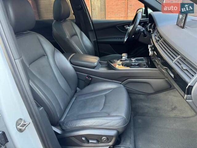 Белый Ауди Ку 7, объемом двигателя 3 л и пробегом 195 тыс. км за 23500 $, фото 35 на Automoto.ua