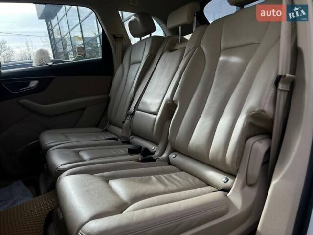 Білий Ауді Ку 7, об'ємом двигуна 2.97 л та пробігом 303 тис. км за 30000 $, фото 19 на Automoto.ua