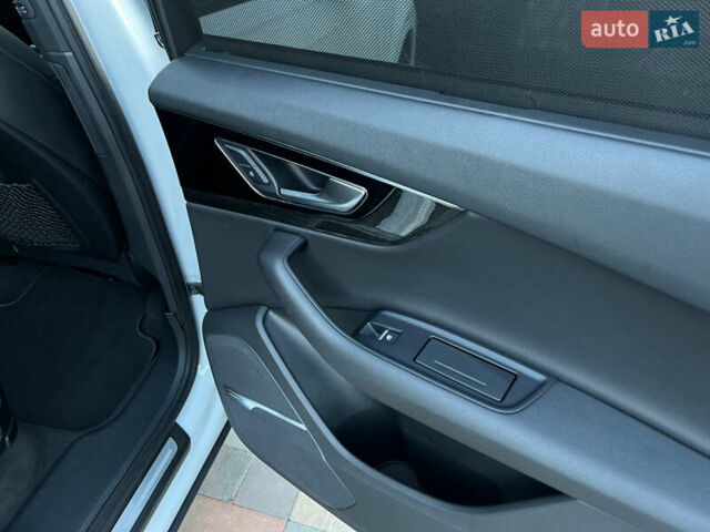 Белый Ауди Ку 7, объемом двигателя 3 л и пробегом 80 тыс. км за 34500 $, фото 22 на Automoto.ua